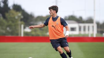 28-09-23. DANI QUEIPO, EN UN ENTRENAMIENTO DEL SPORTING ESTA TEMPORADA EN MAREO.