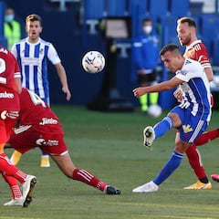 El Cartagena castiga los errores de la Ponferradina en casa