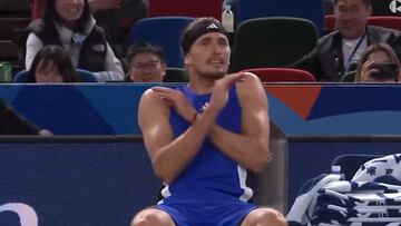 ¡Zverev pierde la cabeza contra el juez de silla por una decisión correcta! Si lo ven no van a dar crédito