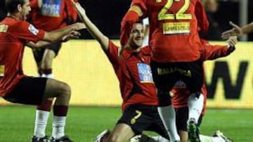 <b>ALEGRÍA. </b>El Mallorca celebra su último triunfo en el Pizjuán. Fue el 24 de noviembre de 2007.