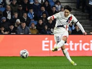 Paris Saint-Germain's South Korean midfielder #19 Lee Kang-in kicks the ball during the French L1 football match between Le Havre AC and Paris Saint-Germain (PSG) at the Stade Oceane in Le Havre, north-western France, on February 28, 2026. (Photo by JEAN-FRANCOIS MONIER / AFP)