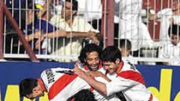 <B>ALEGRÍA.</B> La victoria ante el Athletic permite al Rayo acariciar la permanencia después de haber sufrido durante toda la temporada.