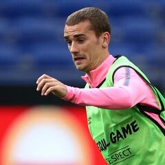 Atlético ace Griezmann is "a gift" at €100m, says Dugarry