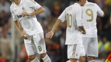 <b>PAPEL SECUNDARIO. </b>Kaká, en el momento de saltar al Camp Nou en la Supercopa en los minutos finales. En la ida ni siquiera calentó.