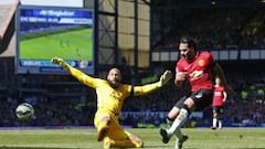 Con Van Persie y Rooney listos para jugar, Falcao iría a la banca