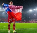 Un ’9′ chileno sufre en Europa