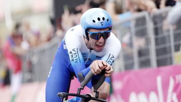 Simon Yates, en el último esfuerzo que le llevó a ganar la crono de Budapest en el Giro.