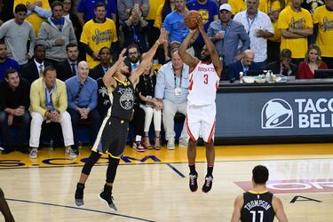 James Harden embocó 30 puntos y 3 triples (de 12 intentos) en la noche.