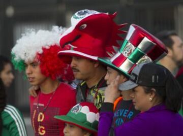 El color de los aficionados en el Estadio Azteca