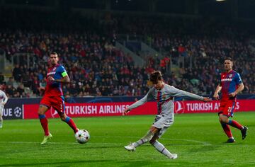 2-4. Pablo Torre marca el cuarto gol.