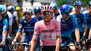 Isaac del Toro, con la maglia rosa del Giro de Italia.