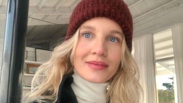 Liz Solari se ha convertido en una reconocida modelo y actriz gracias a sus apariciones en películas y series, las cuales han sido transmitidas en Argentina, España e Italia.