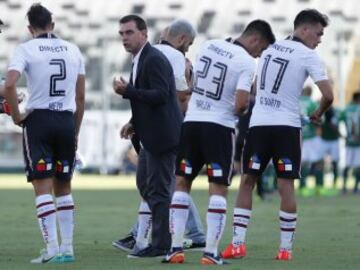 Futbol, Futbol, Colo Colo vs Audax Italiano. 
Segunda fecha, campeonato de Clausura 2016/17.
El entrenador de Colo Colo Pablo Guede da instrucciones a sus jugadores durante el partido de primera division disputado contra Audax Italiano en el estadio Monumental de Santiago, Chile.
12/02/2017
Martin Thomas/Photosport
*************

Football, Colo Colo vs Audax Italiano.   Second date, Closure Championship 2016/17.
Colo Colo's manager Pablo Guede instructs his players during the first division football match played against Audax Italiano at the Monumental stadium in Santiago, Chile.
12/02/2017.
Martin Thomas/Photosport