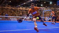 El argentino Fernando Belasteguin durante la semifinal masculina del Estrella Damm Master Final, el &uacute;ltimo torneo del circuito profesional World Padel Tourdisputado hoy en el pabell&oacute;n 10 de IFEMA en Madrid. EFE/Javier L&oacute;pez