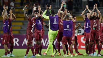 Jugadores de Deportes Tolima luego de un partido por Copa Libertadores.