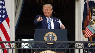 (ARCHIVOS) En esta foto de archivo tomada el 10 de octubre de 2020, el presidente de los Estados Unidos, Donald Trump, llega para hablar sobre la ley y el orden desde el Pórtico Sur de la Casa Blanca en Washington, DC.