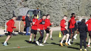 27/03/18 ENTRENAMIENTO ATLETICO DE MADRID
IKER BACHILLER
MONTORO
VITOLO
JC
GAMEIRO
THOMAS
FERNANDO TORRES
GABI
