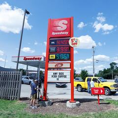 What do we know about the $1.33 billion Mega Millions jackpot winner?