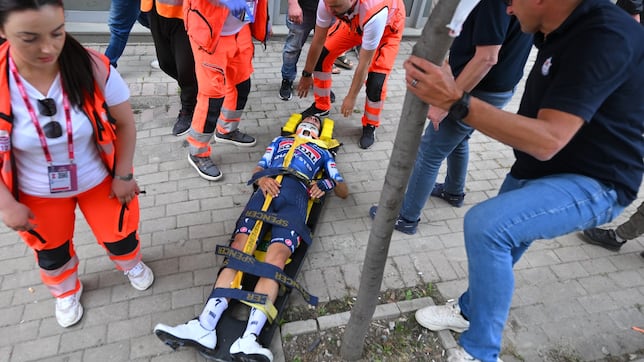 Adiós al Giro para Landa: evacuado en camilla