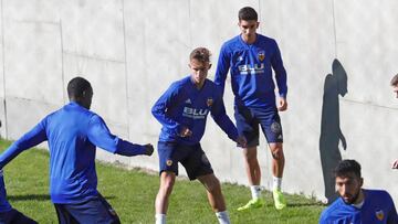 Alex Blanco viajará con el Valencia a Zaragoza.