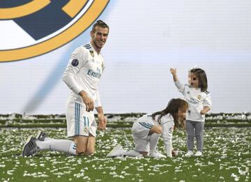 La fiesta continuó en el Bernabéu.