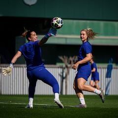 Alexia empieza a entrenarse con el grupo