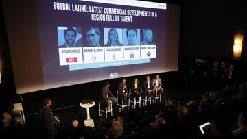 Vicente Jiménez, moderador en la mesa redonda del Fútbol Latino