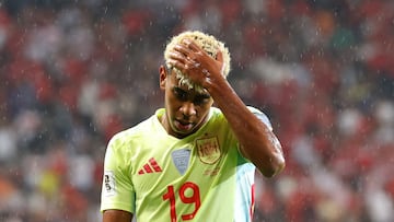 FILE PHOTO: Soccer Football - World Cup - UEFA Qualifiers - Group E - Turkey v Spain - Konya Buyuksehir Arena, Konya, Turkey - September 7, 2025 Spain's Lamine Yamal REUTERS/Murad Sezer/File Photo