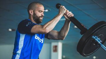 El Alavés vuelve a entrenar con las ausencias de los internacionales y lesionados