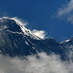 Nepal cierra el Everest y suspende todos los visados