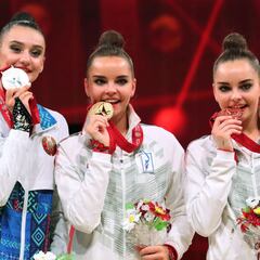 Dina Averina, primera tetracampeona mundial