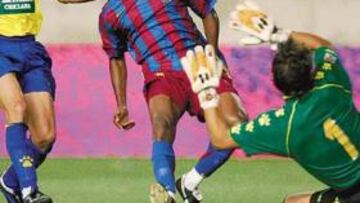 <b>GOLEADOR. </b>De esta manera puso Samuel Etoo el 1-1 en el marcador. Luego resolvería el partido Ronaldinho con dos tantos de falta.