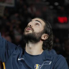 Ricky deja atrás sus malos días: ¡20 puntos (8/10) en 15 minutos!