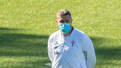 El entrenador &Oacute;scar Garc&iacute;a, durante un entrenamiento del Celta en A Madroa.