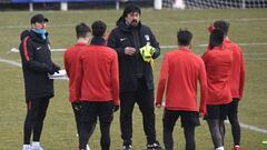 Simeone prueba con Vitolo y Costa en el once ante el Sevilla