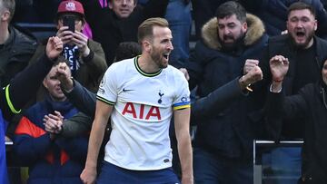 Harry Kane, jugador del Tottenham, celebra su gol contra el Chelsea.