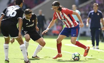 Filipe Luis contra el Sevilla.