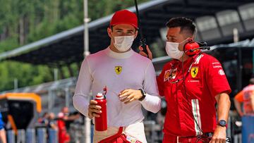 Leclerc en la parrilla del GP de Estiria 2021.