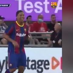¿Pero esto qué es Ronaldinho? Locura de jugada ante el Madrid como si tuviera 20 años menos