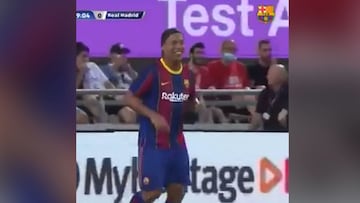 Ronaldinho sorprende: locura de jugada ante el Madrid como si tuviera 20 años menos