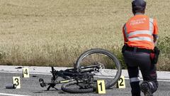 Imagen de la Polic&iacute;a Foral de Navarra con la bicicleta tras el siniestro.