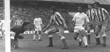 15 de marzo de 1970. Marcaron dos goles Luis Aragonés y Gárate.