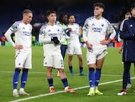 Soccer Football - Conference League - Round of 16 - Second Leg - Chelsea v FC Copenhagen - Stamford Bridge, London, Britain - March 13, 2025 FC Copenhagen's Robert and Rodrigo Huescas look dejected after the match REUTERS/Isabel Infantes