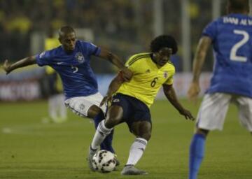 El colombiano Carlos Sánchez fue uno de los destacados de la primera fase en su selección.