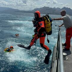 Who are the American citizens missing after the sinking of a boat in Sicily?
