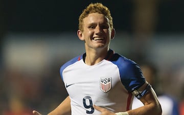El naciodo en O'Fallon, Missouri inició su carrera en St. Louis Scott Gallagher Missouri, aunque actualmente tiene un contrato con el SV Werder Bremen II de Alemania y tiene un total de 1, 107 minutos jugados. Con el primer equipo ya debutó y marcó gol.