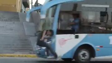 Brutal atropello de un autobús a un skater en Perú