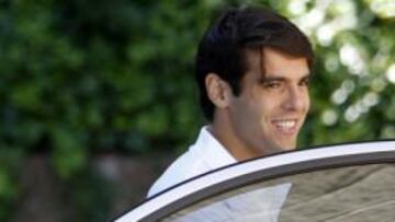 <b>SEGUNDO PLANO. </b>Kaká sabe que tiene difícil jugar con Mou.