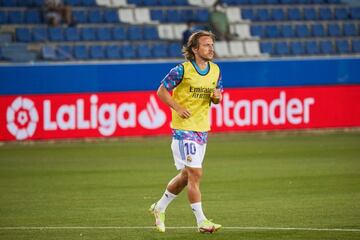 Luka Modric of Real Madrid CF warms up during the Spanish league, La Liga Santander, football match played between Deportivo Alaves and Real Madrid CF at Mendizorroza stadium on August 14, 2021 in Vitoria, Spain.