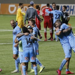 "Amor propio, coraje y hombría, la p...": el gran elogio de Johnny Herrera a Iquique